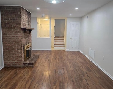 56 Lafayette Lane - Photo Thumbnail 2