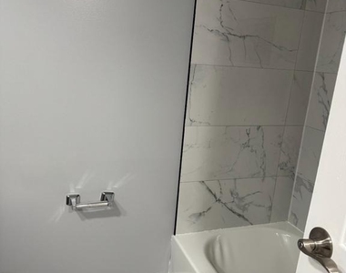 8803 48th Avenue - Photo Thumbnail 28