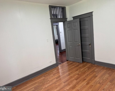 8803 48th Avenue - Photo Thumbnail 13