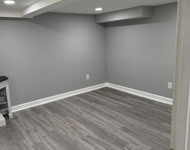 8803 48th Avenue - Photo Thumbnail 21