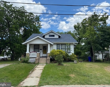 8803 48th Avenue - Photo Thumbnail 1