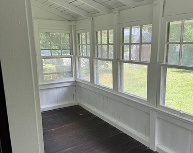 8803 48th Avenue - Photo Thumbnail 14