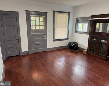 8803 48th Avenue - Photo Thumbnail 4