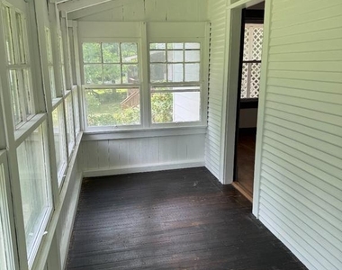 8803 48th Avenue - Photo Thumbnail 15