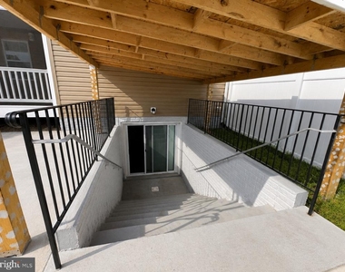 6600 Long Shadow Court - Photo Thumbnail 7