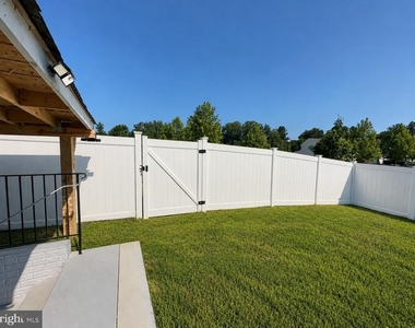 6600 Long Shadow Court - Photo Thumbnail 11