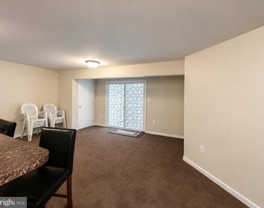 6600 Long Shadow Court - Photo Thumbnail 5