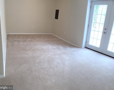 16049 Dorset Road - Photo Thumbnail 3