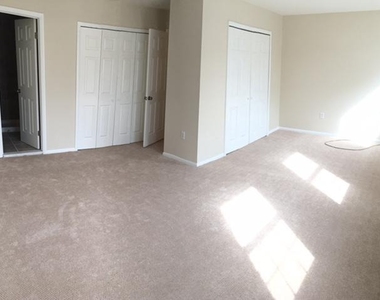 16049 Dorset Road - Photo Thumbnail 7