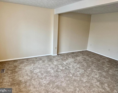 3723 Castle Terrace - Photo Thumbnail 5