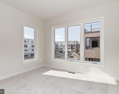8051 Tribeca Street - Photo Thumbnail 21