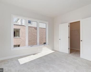 8051 Tribeca Street - Photo Thumbnail 18
