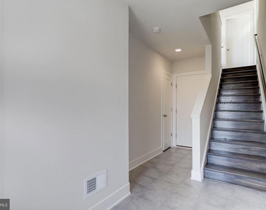 8051 Tribeca Street - Photo Thumbnail 5