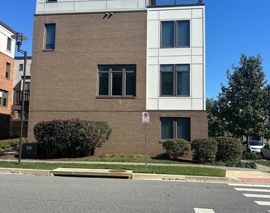 8051 Tribeca Street - Photo Thumbnail 2