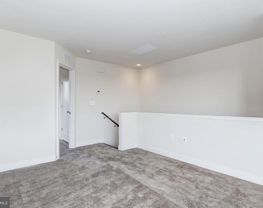 8051 Tribeca Street - Photo Thumbnail 28