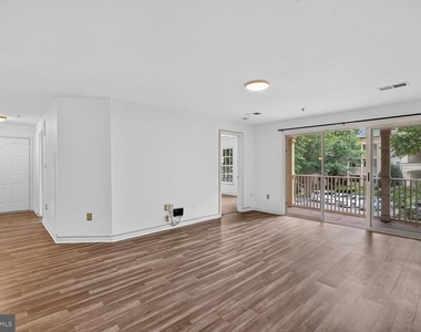 15308 Diamond Cove Terrace - Photo Thumbnail 7