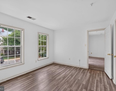 15308 Diamond Cove Terrace - Photo Thumbnail 8