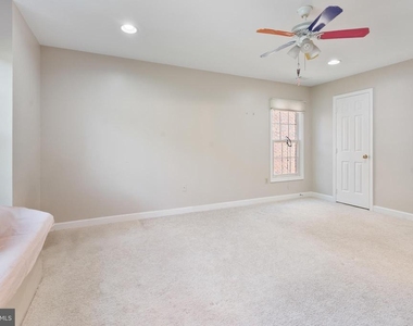 7815 Stable Way - Photo Thumbnail 20