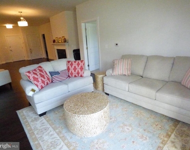 10530 Resort Road - Photo Thumbnail 4