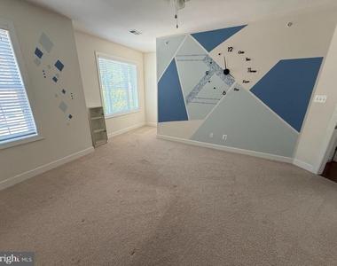 10905 Fairmont Lane - Photo Thumbnail 9
