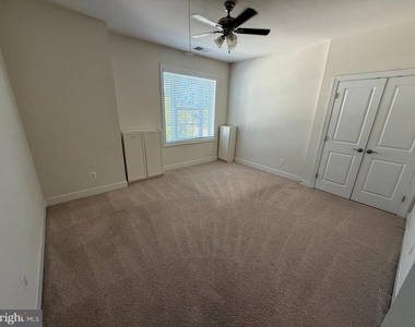 10905 Fairmont Lane - Photo Thumbnail 8