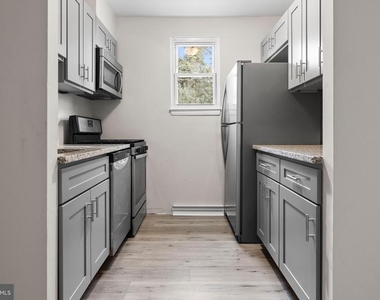 4412 Falls Bridge Drive - Photo Thumbnail 8