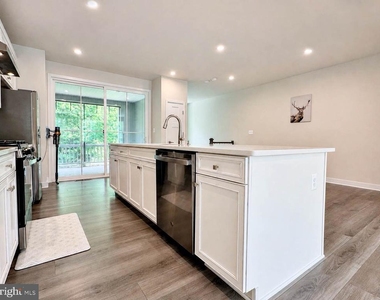 812 Canary Island Court - Photo Thumbnail 8