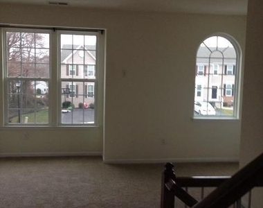 433 Scarecrow Court - Photo Thumbnail 3