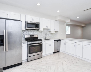 531 Hilltop Terrace Se - Photo Thumbnail 8