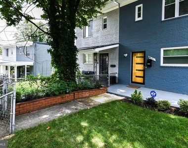 531 Hilltop Terrace Se - Photo Thumbnail 1