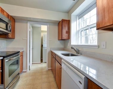 3940 Langley Court Nw - Photo Thumbnail 2