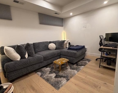 4804 Georgia Avenue Nw - Photo Thumbnail 2