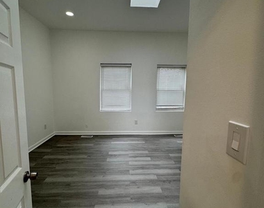 417 Atlantic Street Se - Photo Thumbnail 17