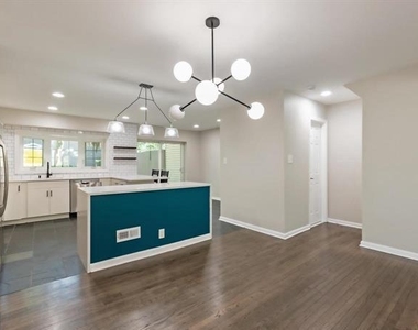2317 37th Street Nw - Photo Thumbnail 11