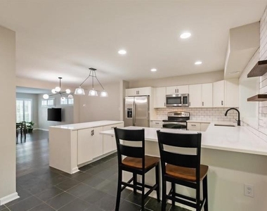 2317 37th Street Nw - Photo Thumbnail 25