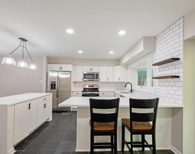 2317 37th Street Nw - Photo Thumbnail 16