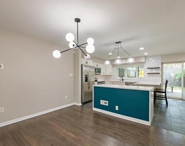 2317 37th Street Nw - Photo Thumbnail 10