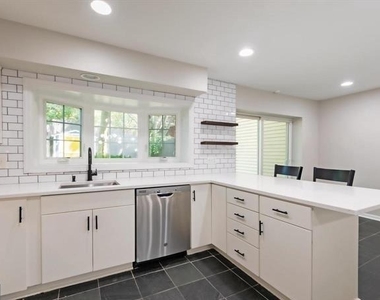 2317 37th Street Nw - Photo Thumbnail 18