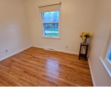 954 Rose Drive - Photo Thumbnail 15