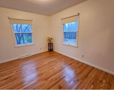 954 Rose Drive - Photo Thumbnail 18