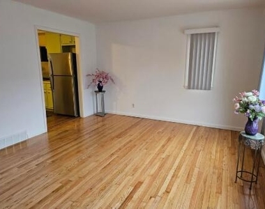 954 Rose Drive - Photo Thumbnail 8