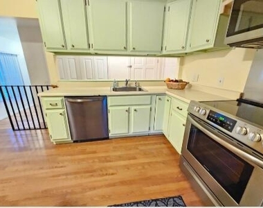954 Rose Drive - Photo Thumbnail 11