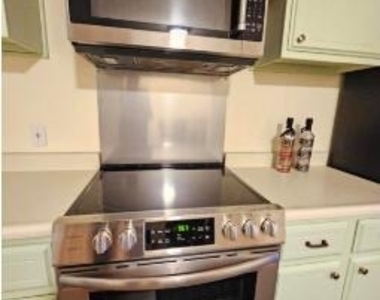 954 Rose Drive - Photo Thumbnail 12