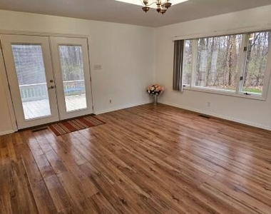 954 Rose Drive - Photo Thumbnail 13