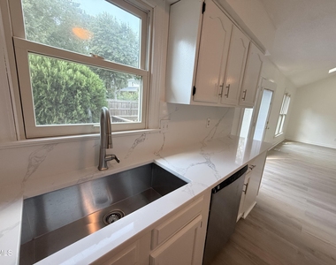 8209 Bellingham Circle - Photo Thumbnail 7