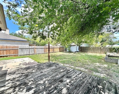 806 Minturn Ln - Photo Thumbnail 18