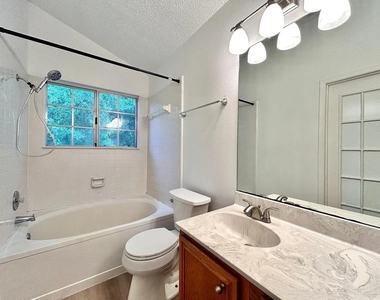 806 Minturn Ln - Photo Thumbnail 13