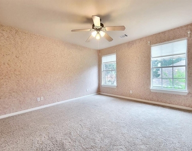 10526 Grand Oak Cir - Photo Thumbnail 20