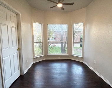 1114 Black Locust Dr - Photo Thumbnail 6