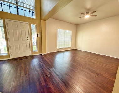 1114 Black Locust Dr - Photo Thumbnail 11